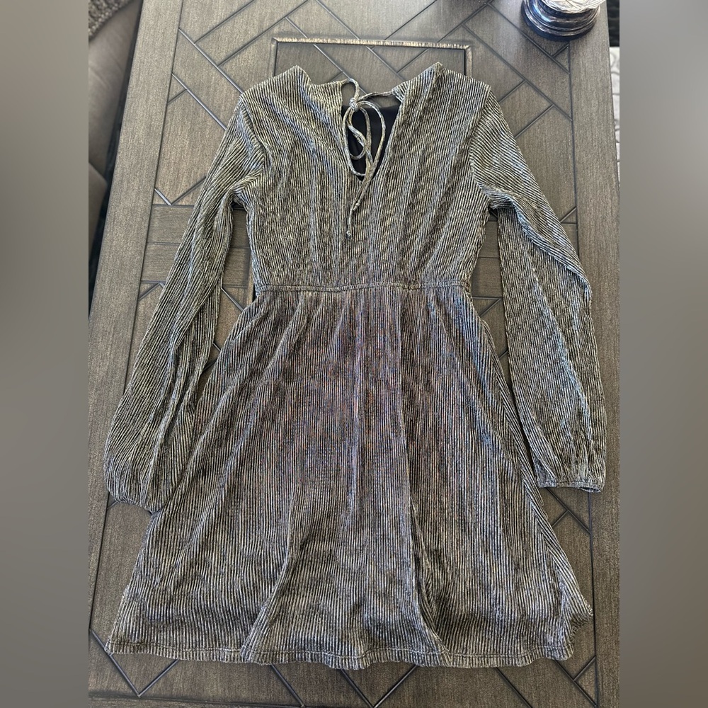 5 for $20 Deal- Xhilaration Gold Vintage Look Shimmer Dress- Size XS - Picture 4 of 7